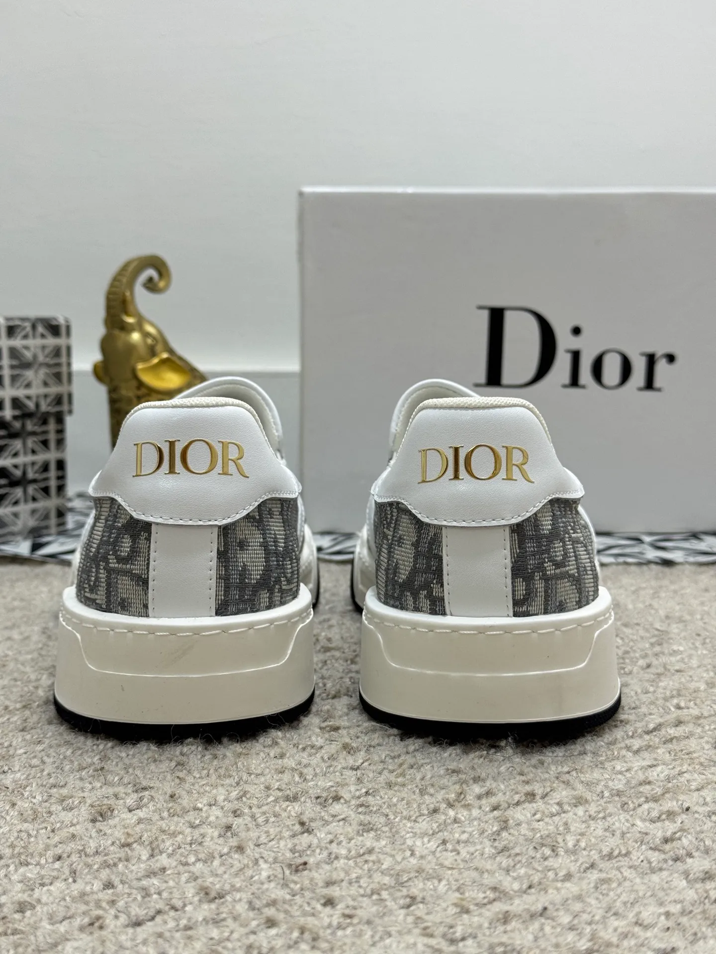 Men's men's shoes 💰380 [New style] 🌂🌂Top original - Dior 🆕 one-leg casual shoes, the upper is carefully made with canvas, comfortable and breathable ~ two-color rubber sole, enhances style. Fashionable and versatile, it can complement any look. Featuring an exquisite design that is uniquely dynamic and modern, this shoe is part of Dior's legacy and embodies modern elegance. Size: 38-44 (45 customized